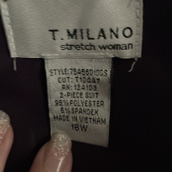 Gorgeous two piece skirt suit - Picture 4 of 7